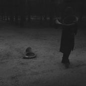 Какие разные похороны